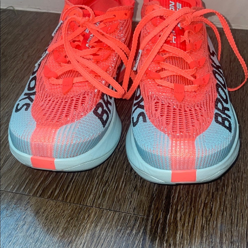 Brooks Hyperion Elite - Bright Orange and blue - Picture 6 of 9